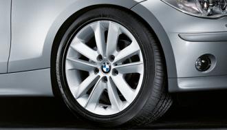 BMW kompletná letná sada diskov "17" s pneumatikami