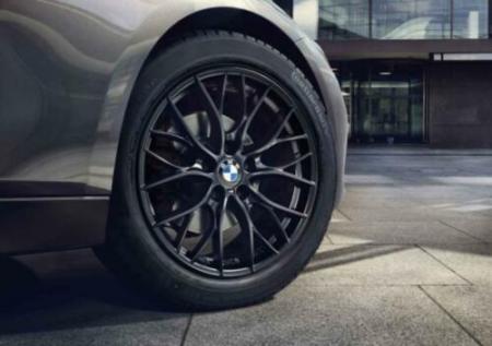 BMW kompletná zimná sada diskov "18" s pneumatikami Pirelli