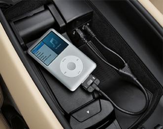 Original BMW Media Adapter Apple iPod/iPhone